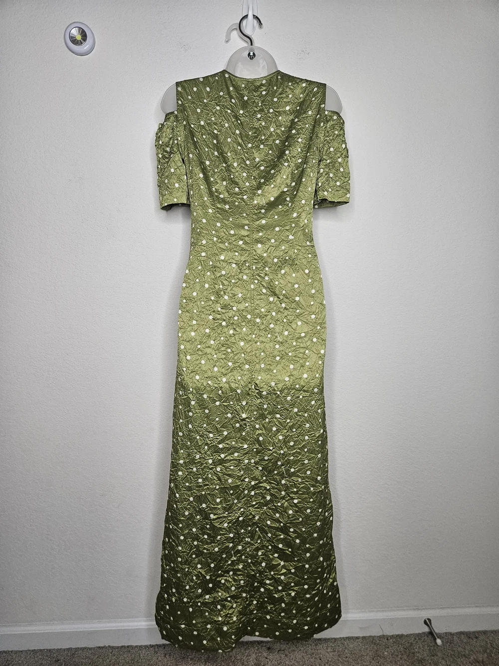 GANNI Green Polka Dot Cold Shoulder Midi Dress Size 34 US 4 V Neck Satin NWOT - Picture 10 of 16